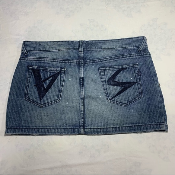 Y2k denim volcom micro mini skirt - Picture 3 of 4